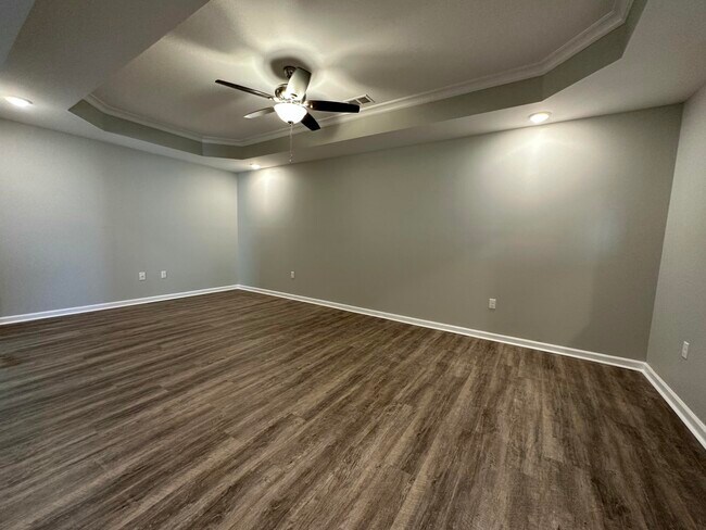 Building Photo - 9005 Landon Ln