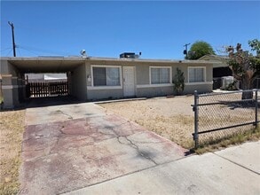 Building Photo - 2904 N Bassler St