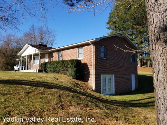 Foto del edificio - 3 br, 2 bath House - 2119 Riverside Drive