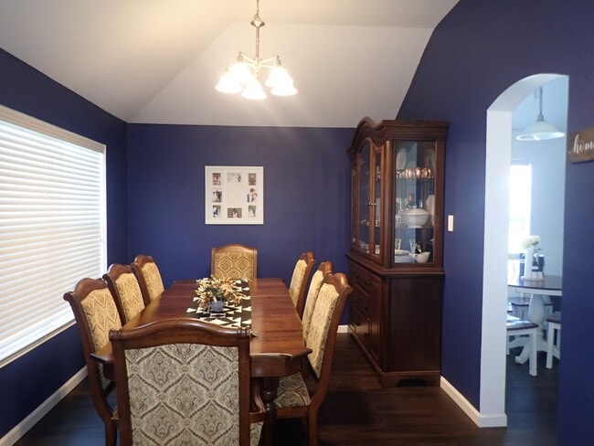 Dinning Room - 9801 Willowick Ave