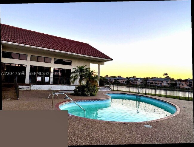 Foto del edificio - 3200 NW 46th St
