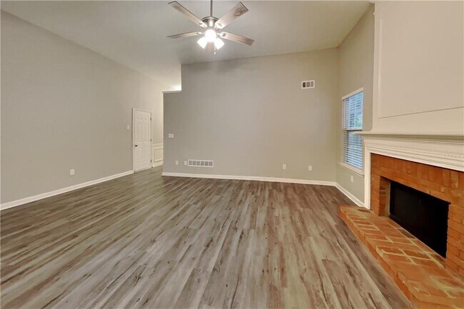 Foto del edificio - 1517 Galewood Cir NE