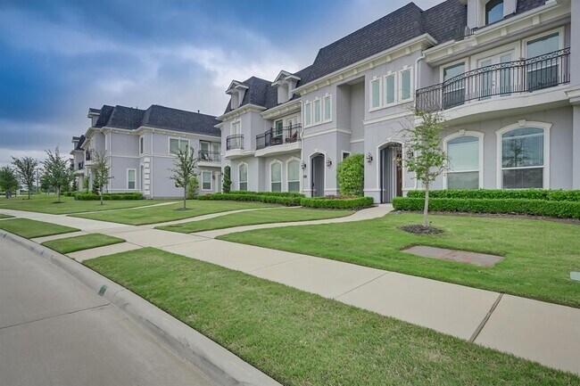 Foto del edificio - 7617 Renaissance Blvd
