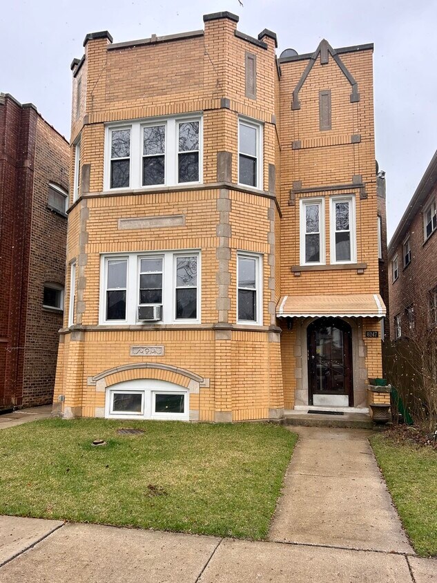 Primary Photo - 6247 W Raven St