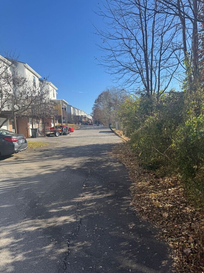 Foto del edificio - Updated Townhouse In Hunter Hills