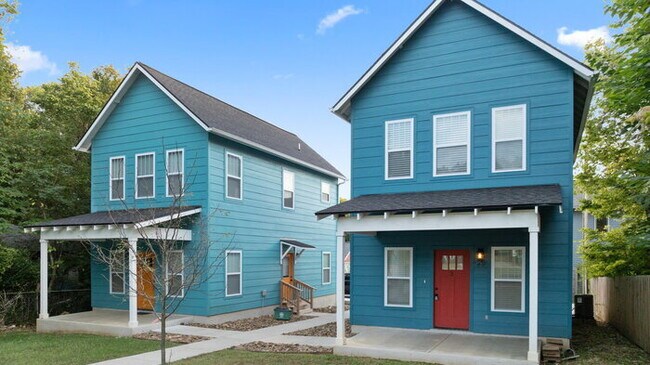 Foto del edificio - "Charming 2-Bed Oasis in Fayetteville with...