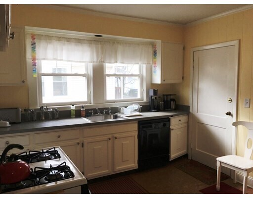 Building Photo - 32 Rangeley Rd