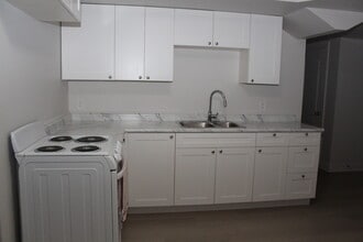 Building Photo - 116 Regina Ave