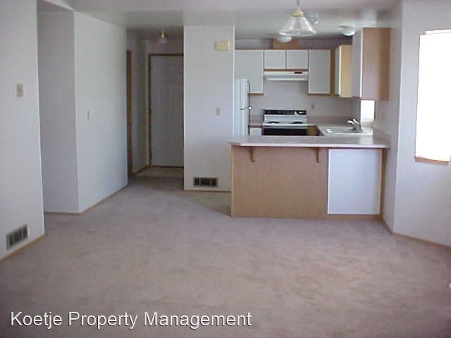 Building Photo - 447 NE Ellis Way