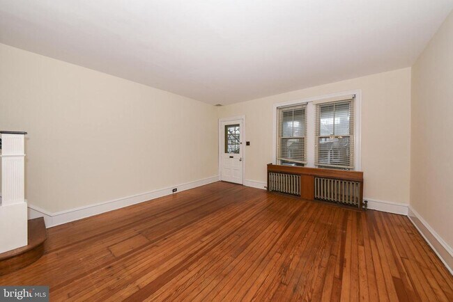 Foto del edificio - 21 E Abington Ave