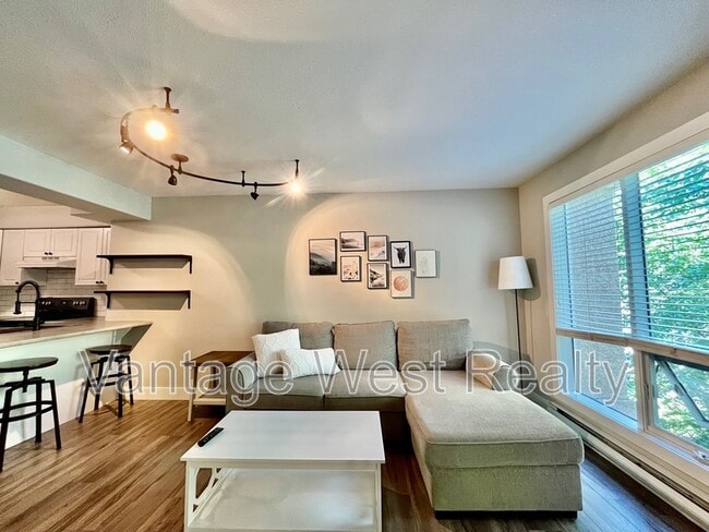 Building Photo - 2425-2425 Mt Baldy Dr