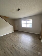 Building Photo - 1010 Sable Dr
