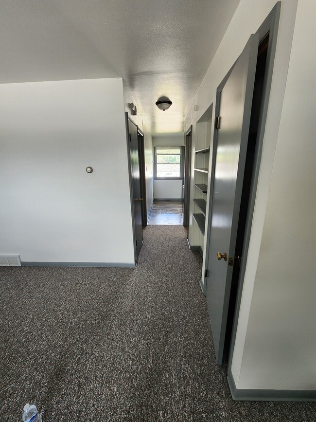 Building Photo - 6810 W Morgan Ave