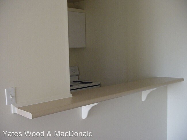 Foto del edificio - 1 br, 1 bath Apartment - 324 W. Olympic Pl.