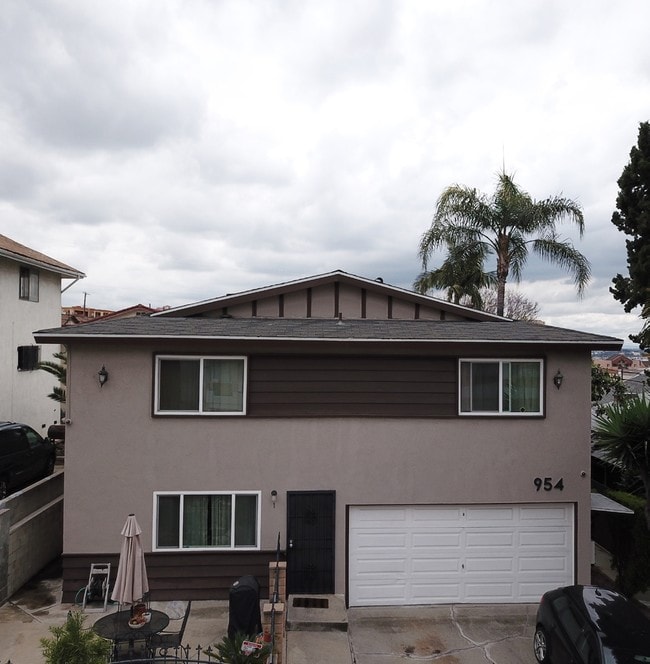 Building Photo - 954 White Knoll Dr