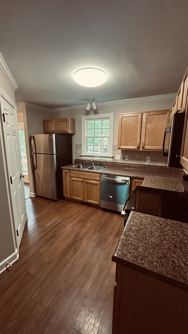 Building Photo - Charming 3br/2.5ba in Wake Forest! Garage, private. Available Now!