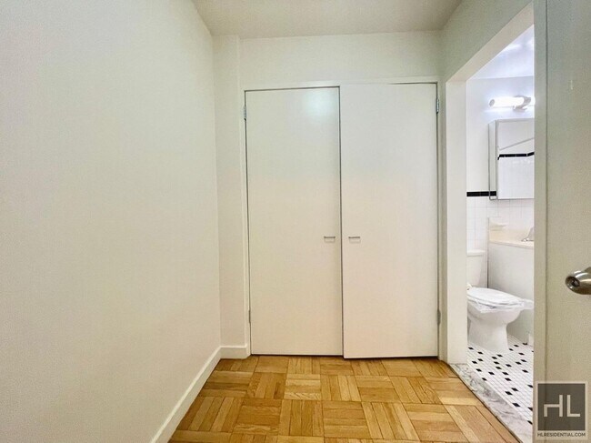 Foto del edificio - AMAZING STUDIO APARTMENT!! AMAZING DEAL! W...