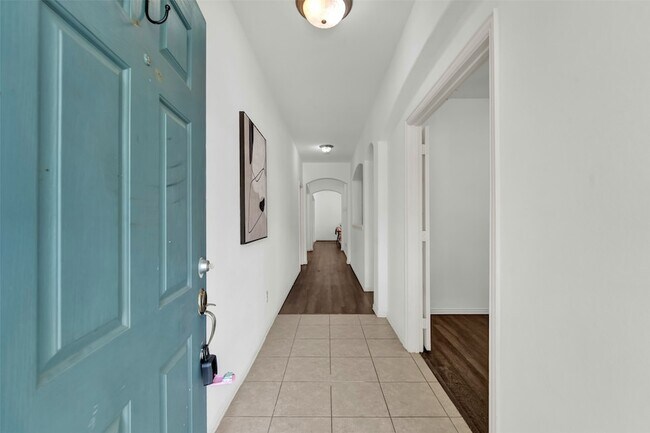 Foto del edificio - 10108 Cherry Hill Ln