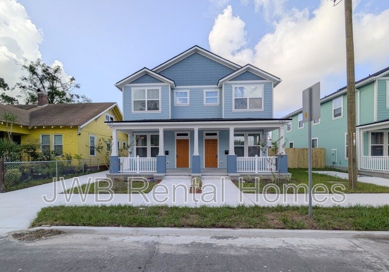 Primary Photo - 256 E 18th St