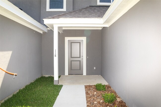 Building Photo - 118 Artesian Way