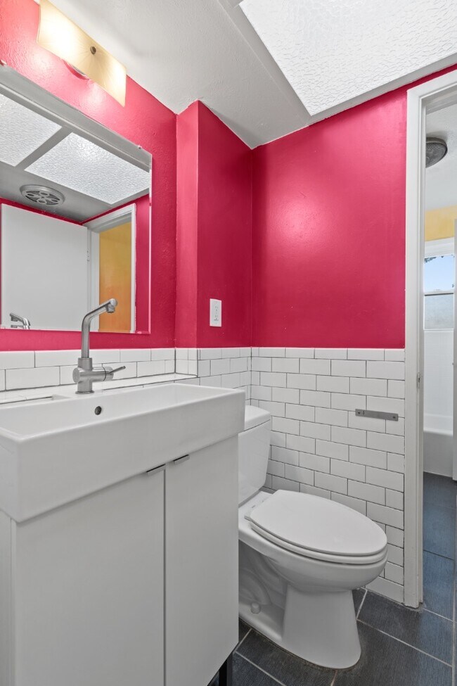 Foto del edificio - 8408 Stillwood Ln