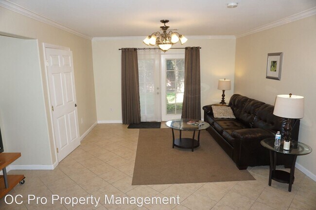 Building Photo - 6 br, 3.5 bath House - 12031 Cliffwood Avenue
