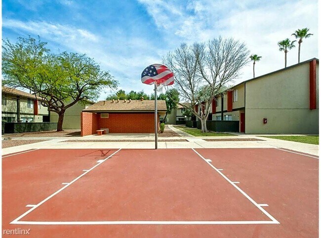 Building Photo - 2 br, 1 bath Townhome - 3203 E Seneca St 2/1