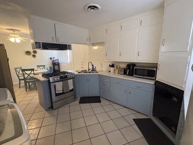 Foto del edificio - 2608 27th St