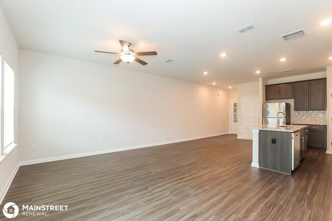 Foto del edificio - 266 Grayson Trail, McDonough, GA 30253