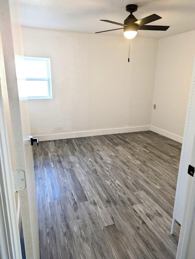 Foto del edificio - 127 E Fleming Ave