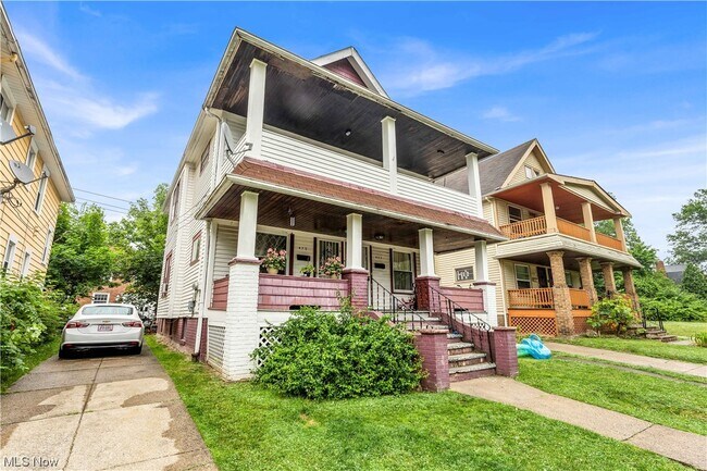 Building Photo - 977 Yellowstone Rd