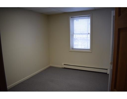 Building Photo - 12 Herricks Ln