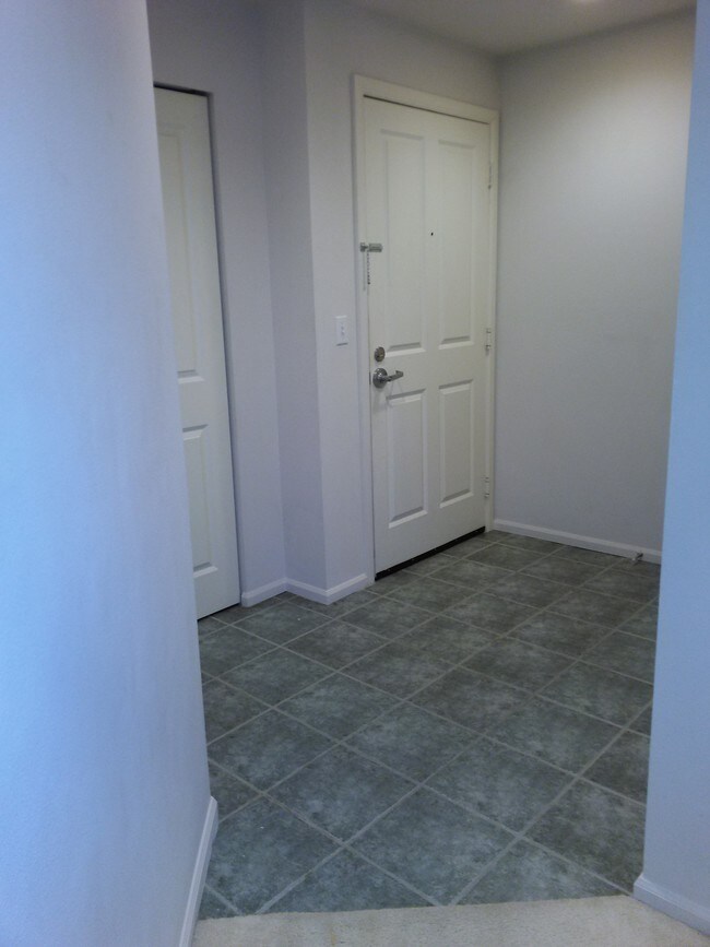 4343 Roosevelt Way NE Unit 402, Seattle, WA 98105 Condo for Rent in