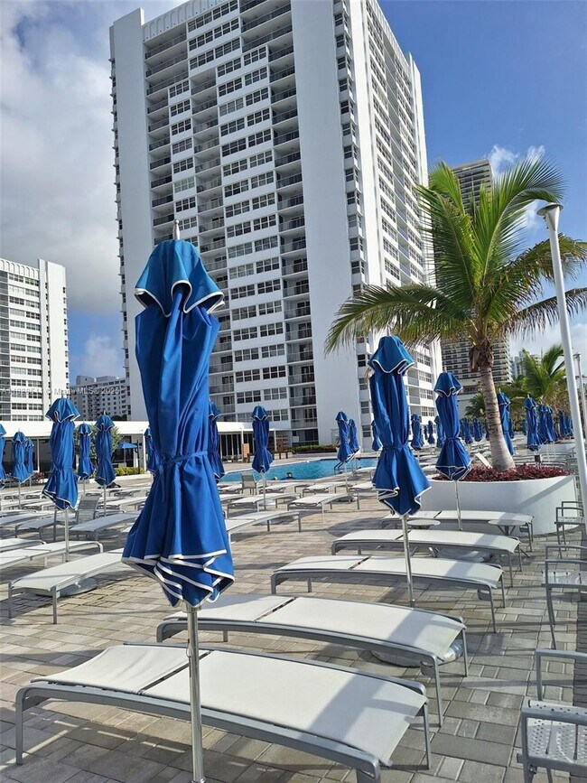 Foto del edificio - 1904 S Ocean Dr