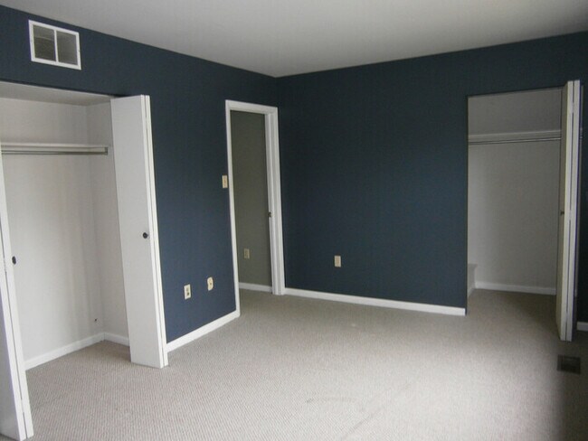 Foto del edificio - 2BR, 1.5 Baths in Central Schools