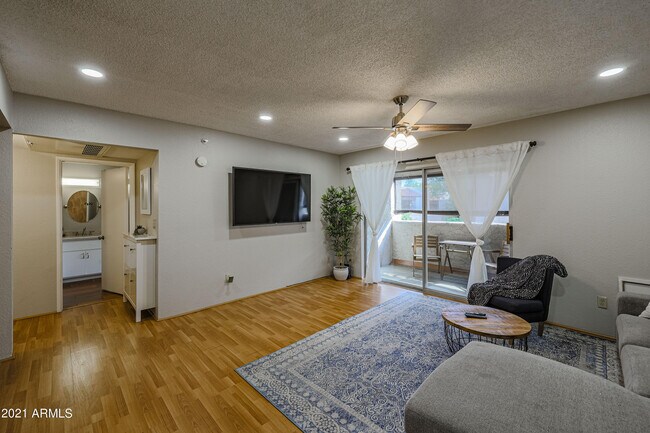 Building Photo - 4554 E Paradise Village Pkwy N