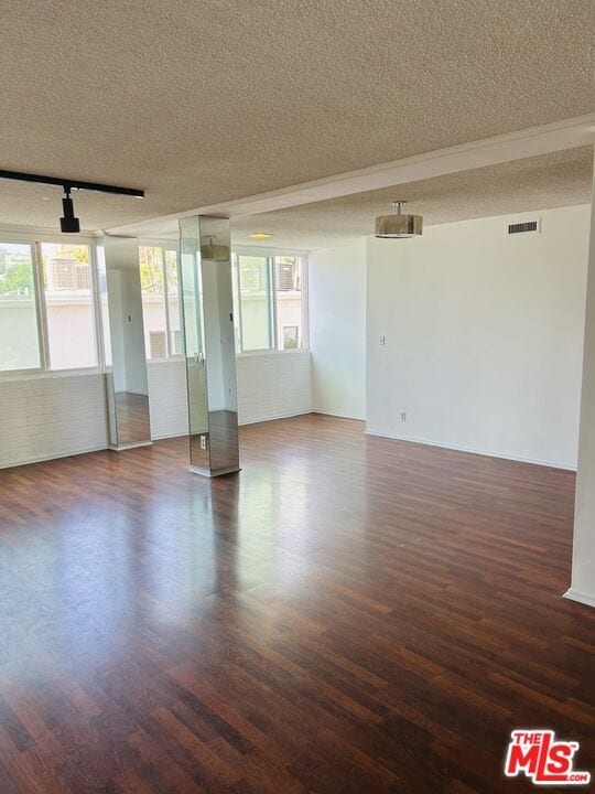 Building Photo - 540 Kelton Ave