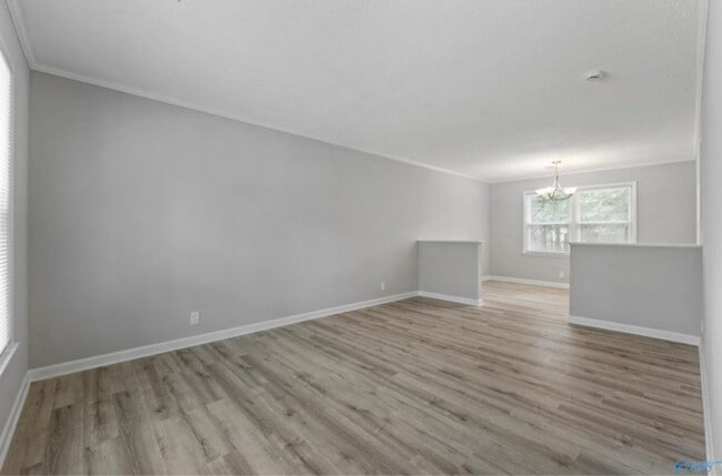 Building Photo - 2519 Excalibur Dr SE