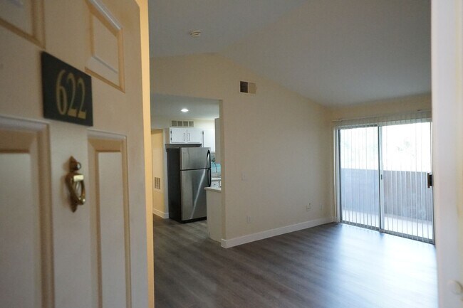 Foto del edificio - 231 W Horizon Ridge Pkwy