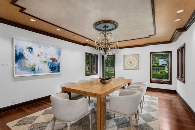 Foto del edificio - 3310 Granada Blvd