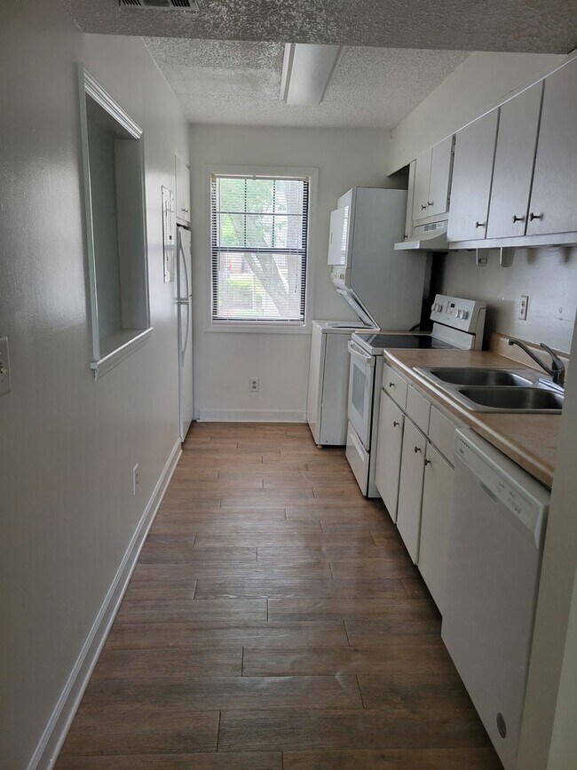 Foto del edificio - 2 bed 2.5 bath townhouse!