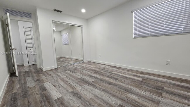 Building Photo - 1941 NW 32nd St