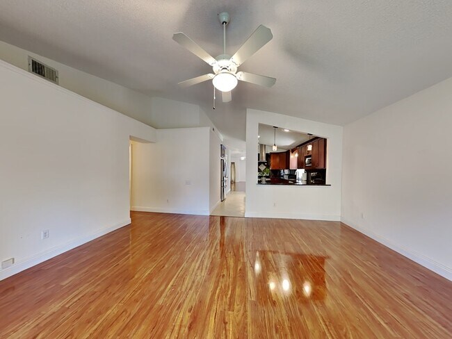 Building Photo - 3536 Moss Pointe Pl