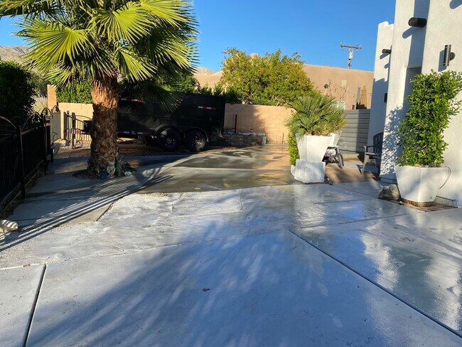 Foto del edificio - 9762 Palm Dr