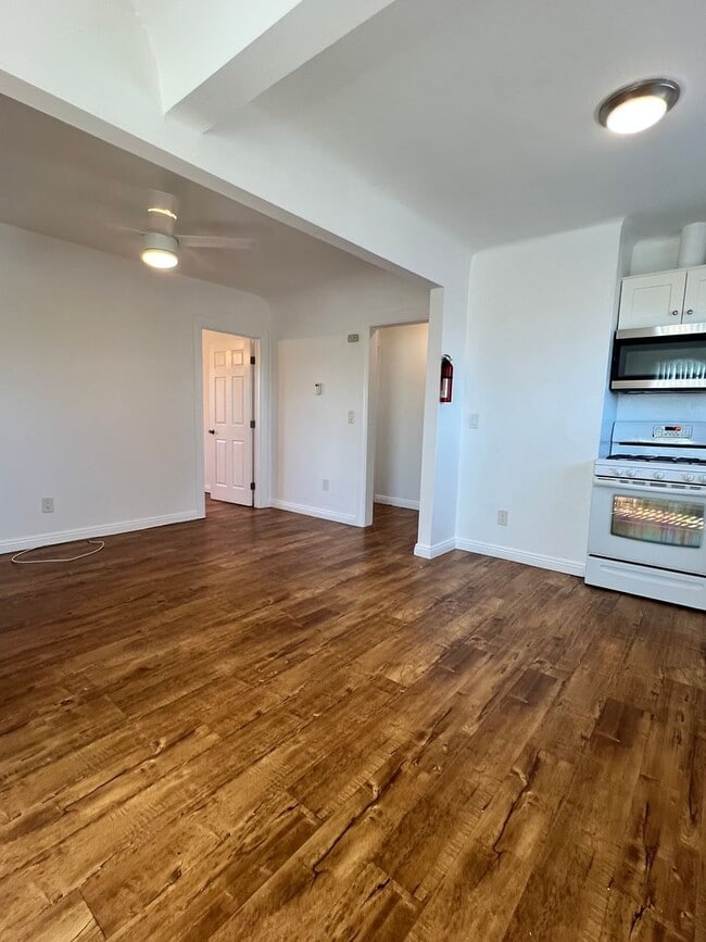 Building Photo - 4172 S Hobart Blvd