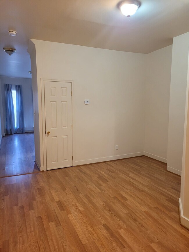 Foto del edificio - 1013 McKean Ave