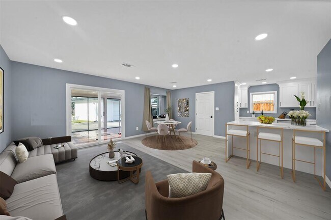 Foto del edificio - 5215 Trail Lake Dr