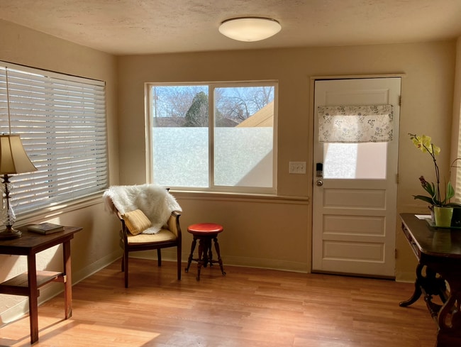 entry/sunroom - 1014 Ute Ave