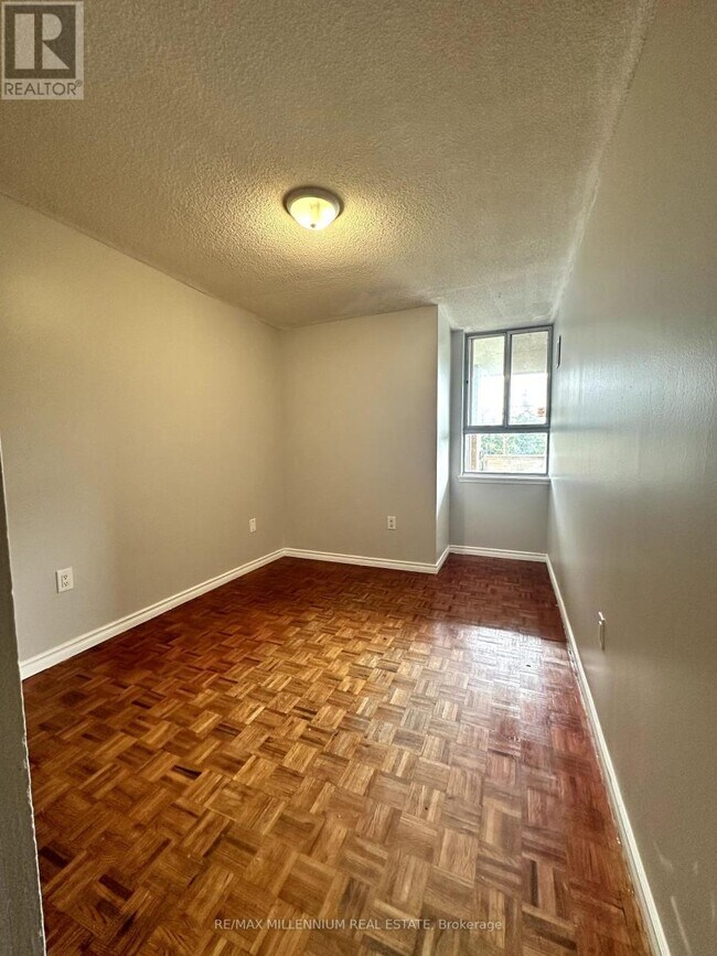 Building Photo - 306-340 PANORAMA Ct
