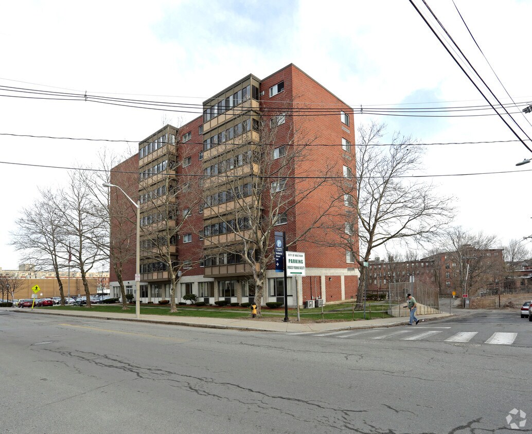 Foto principal - Charles A. Lawless Apartments
